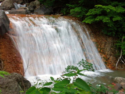 温泉前の小滝